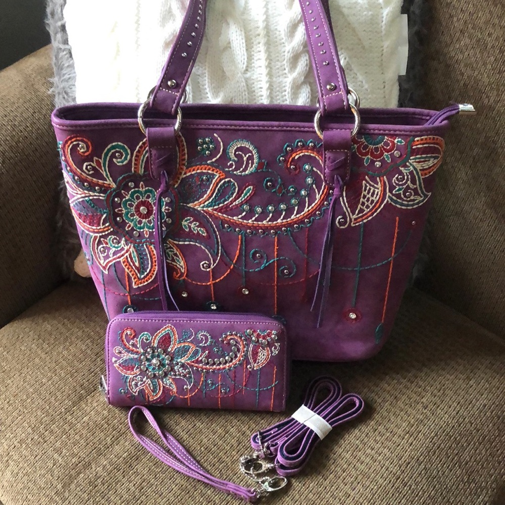 American Bling Purse with matching Wallet/ wristlet/Crossbody(Montana West)